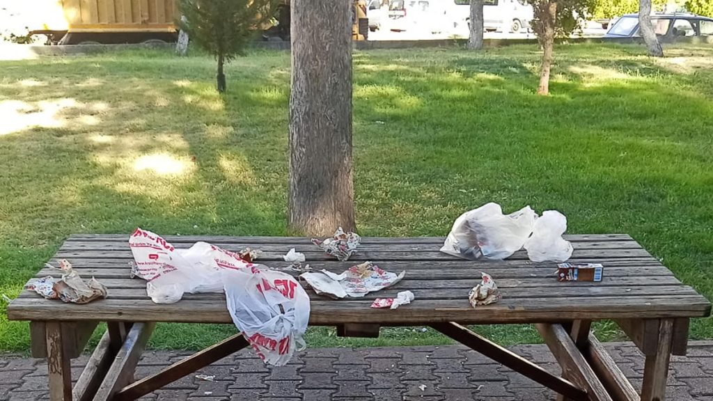 It is possible to come across these images frequently in a park anywhere in our country.