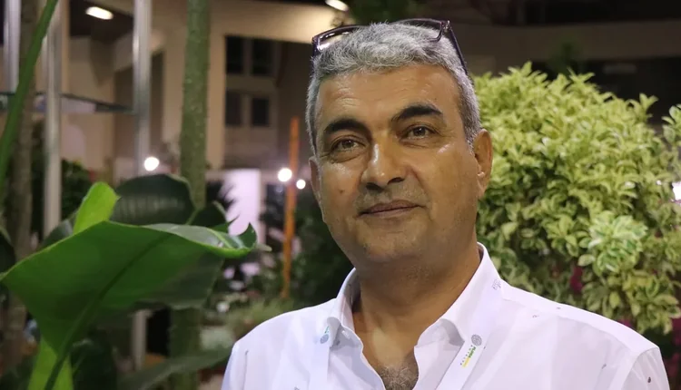 Antalya peyzaj bitkisi üretimi fuarında Orhan Çelik ve Hüseyin Eroğlu