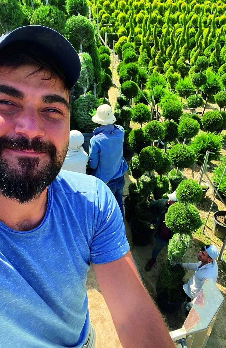 İzmir Ödemiş'te Mira Fidancılık kurucusu Orman Mühendisi Onur Kayhan fidan üretiminde